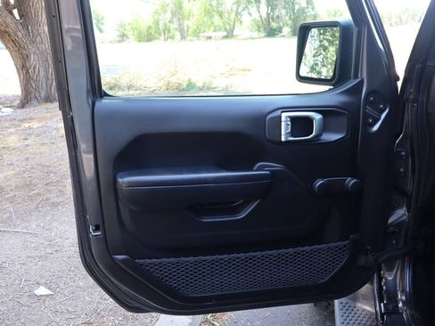 Used 2018 Jeep Wrangler Unlimited Sport AWD/4WD image 23
