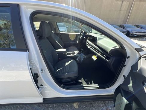 New 2025 Kia K4 EX image 34