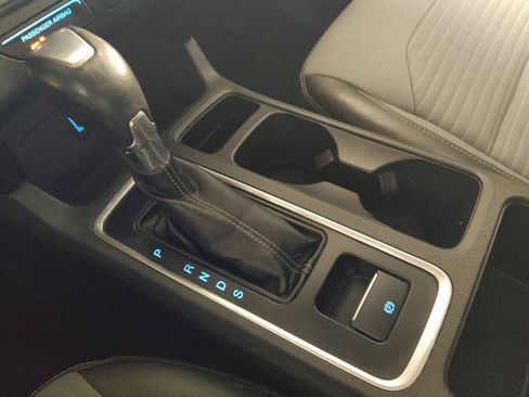 Used 2017 Ford Escape SE w/ Equipment Group 201A image 26