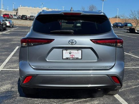 Certified 2021 Toyota Highlander Limited image 7