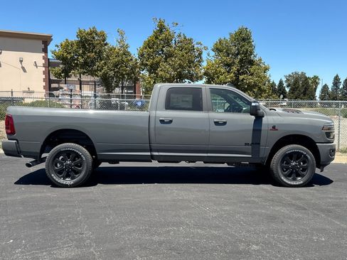 New 2026 RAM 2500 Laramie w/ Night Edition AWD/4WD image 2
