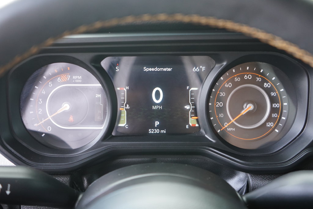 Used 2024 Jeep Wrangler Sport AWD/4WD image 16