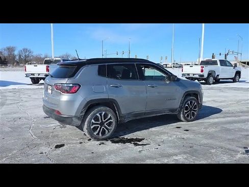 Used 2022 Jeep Compass Limited AWD/4WD image 9