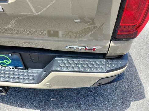 Certified 2024 GMC Canyon AT4 w/ AT4 Premium Package AWD/4WD image 5