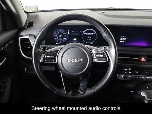 Used 2024 Kia Seltos EX FWD image 7