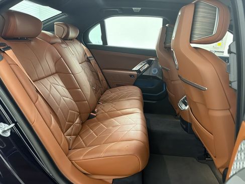 Used 2023 BMW 760i xDrive w/ Luxury Rear Seating Package AWD/4WD image 31