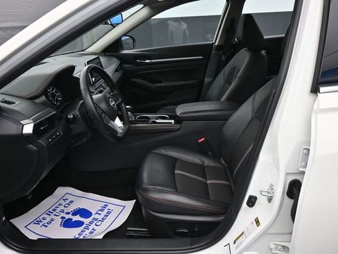 Used 2025 Nissan Altima 2.5 SR image 11