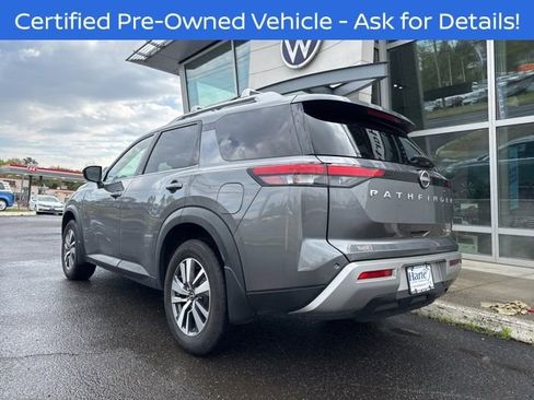 Used 2023 Nissan Pathfinder SL AWD/4WD image 6