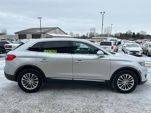Used 2016 Lincoln MKX Select image 4
