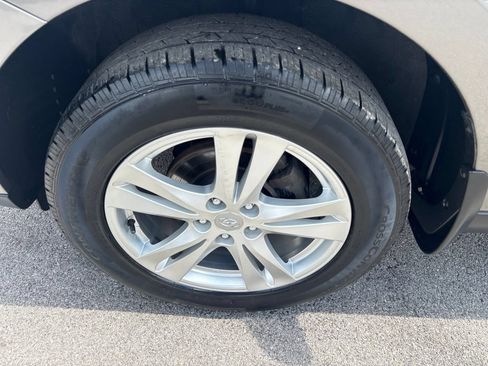Used 2012 Hyundai Santa Fe SE AWD/4WD image 9