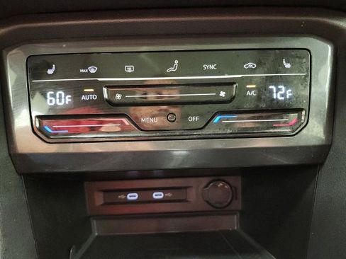 Used 2022 Volkswagen Tiguan SE w/ Panoramic Sunroof Package image 60