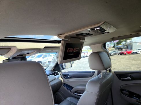 Used 2018 GMC Yukon SLT w/ Premium Edition image 27