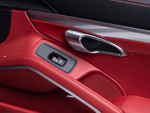 Used 2024 Porsche 718 Cayman S image 75