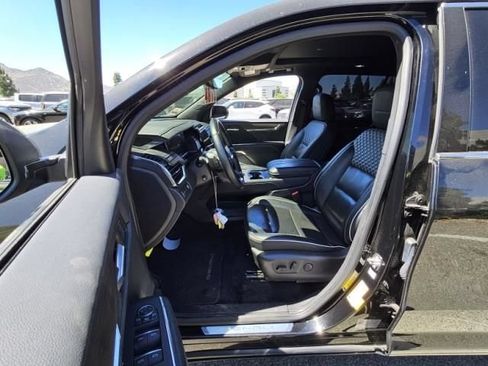 Used 2024 GMC Acadia Denali w/ Super Cruise Package FWD image 6