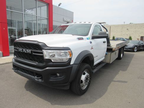 Used 2022 RAM 5500 Tradesman RWD image 2