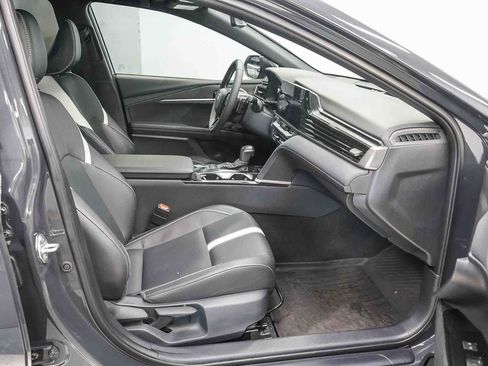 Used 2025 Toyota Camry SE w/ Multimedia Upgrade Package image 17