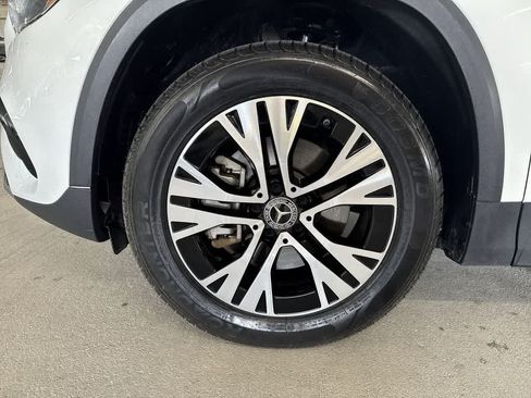 Used 2025 Mercedes-Benz GLA 250 4MATIC image 10