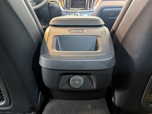 Used 2022 Volvo S60 B5 Inscription image 27