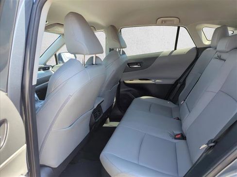 Used 2024 Toyota Venza XLE AWD/4WD image 16