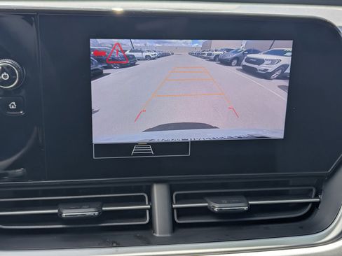 Used 2024 Chevrolet Trax LS w/ LS Convenience Package FWD image 11
