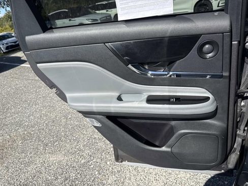 Certified 2021 Lincoln Corsair Reserve w/ Equipment Group 201A image 13