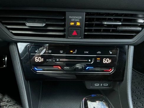 Used 2025 Volkswagen Jetta Sport image 23