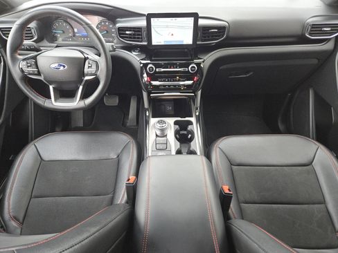 Used 2022 Ford Explorer ST-Line image 2