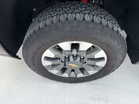 Used 2024 Chevrolet Silverado 2500 Custom w/ Custom Convenience Package AWD/4WD image 13
