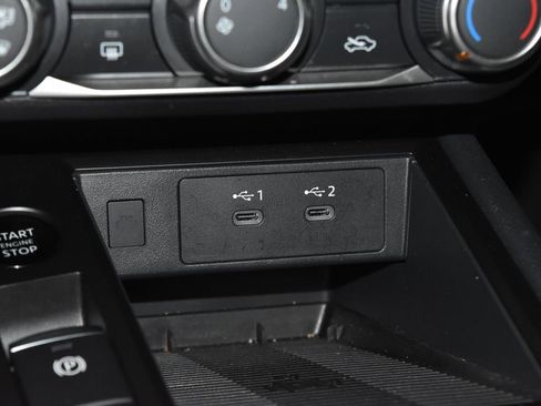 Used 2025 Nissan Kicks SV image 13