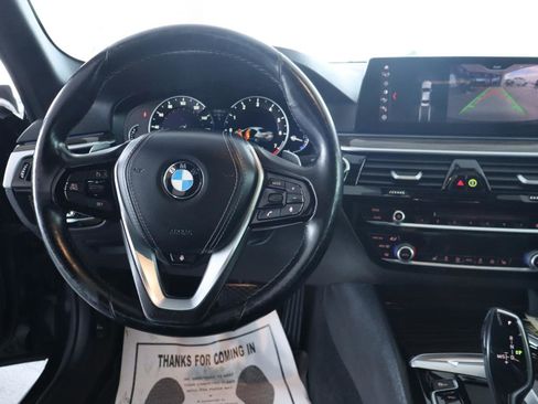 Used 2019 BMW 530i xDrive w/ Convenience Package image 18