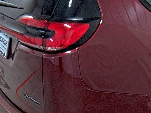 Used 2023 Chrysler Pacifica Limited w/ S Appearance Package image 13