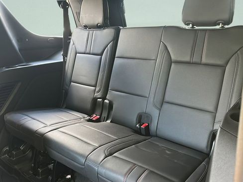 Used 2022 Chevrolet Tahoe RST w/ Luxury Package AWD/4WD image 31
