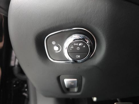 Used 2019 Aston Martin DB11 Coupe RWD image 9