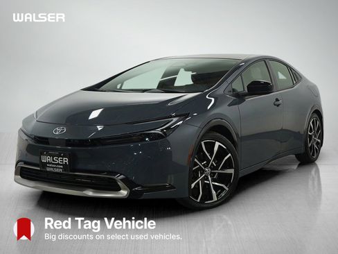 Used 2025 Toyota Prius Plug-In Hybrid FWD image 1