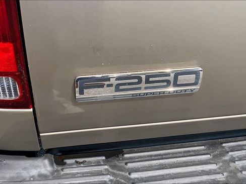 Used 2005 Ford F250 Lariat RWD image 29