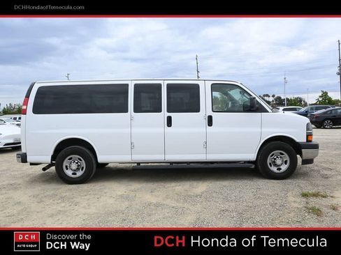 Used 2017 Chevrolet Express 3500 LT w/ LT Preferred Equipment Group RWD image 5