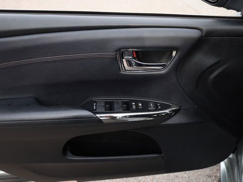 Used 2018 Toyota Avalon XLE Plus image 21