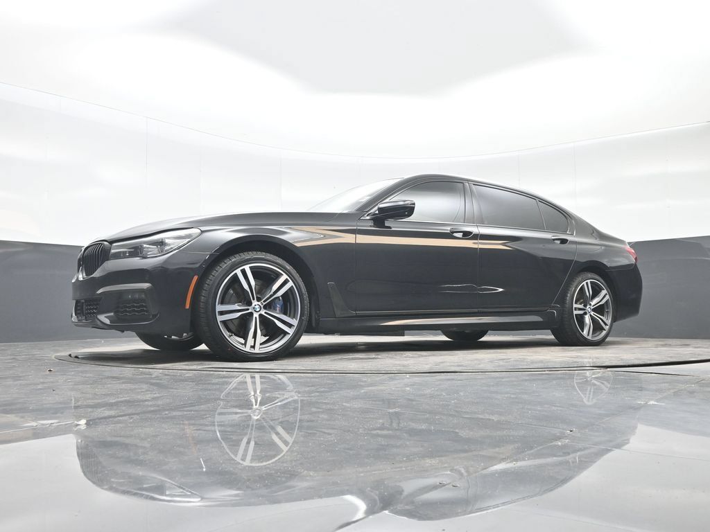 Used 2019 BMW 740i w/ M Sport Package RWD image 26