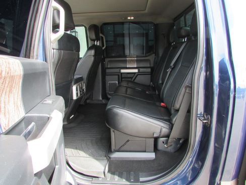 Used 2019 Ford F350 Lariat w/ Chrome Package image 10