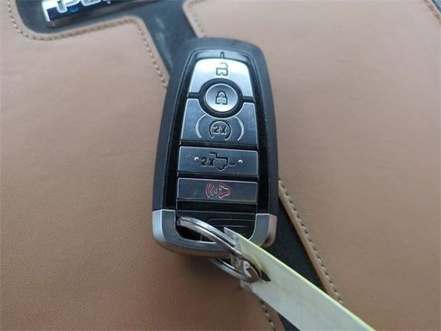 Certified 2024 Ford F250 Platinum image 28