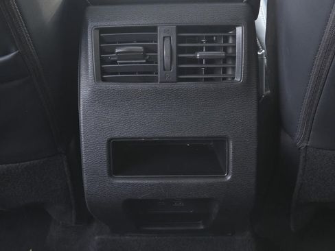 Used 2024 Mitsubishi Outlander SE image 17