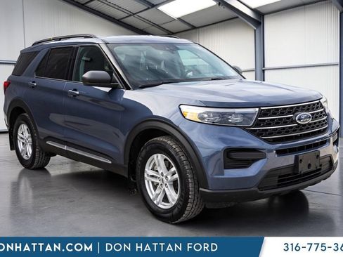 Used 2021 Ford Explorer XLT AWD/4WD image 31