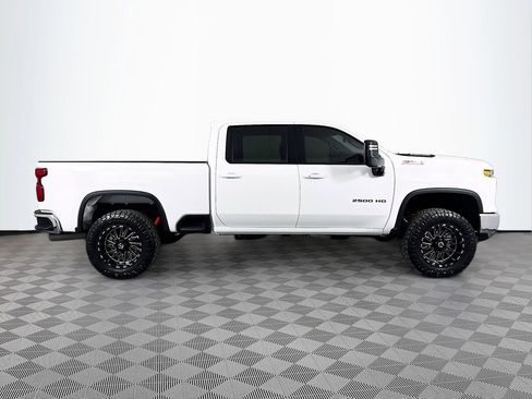 Used 2024 Chevrolet Silverado 2500 LT w/ Convenience Package AWD/4WD image 8