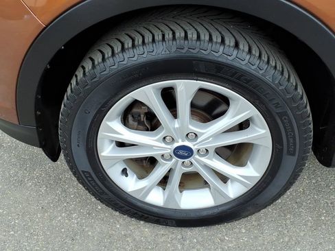 Used 2017 Ford Escape SE w/ SE Cold Weather Package image 9