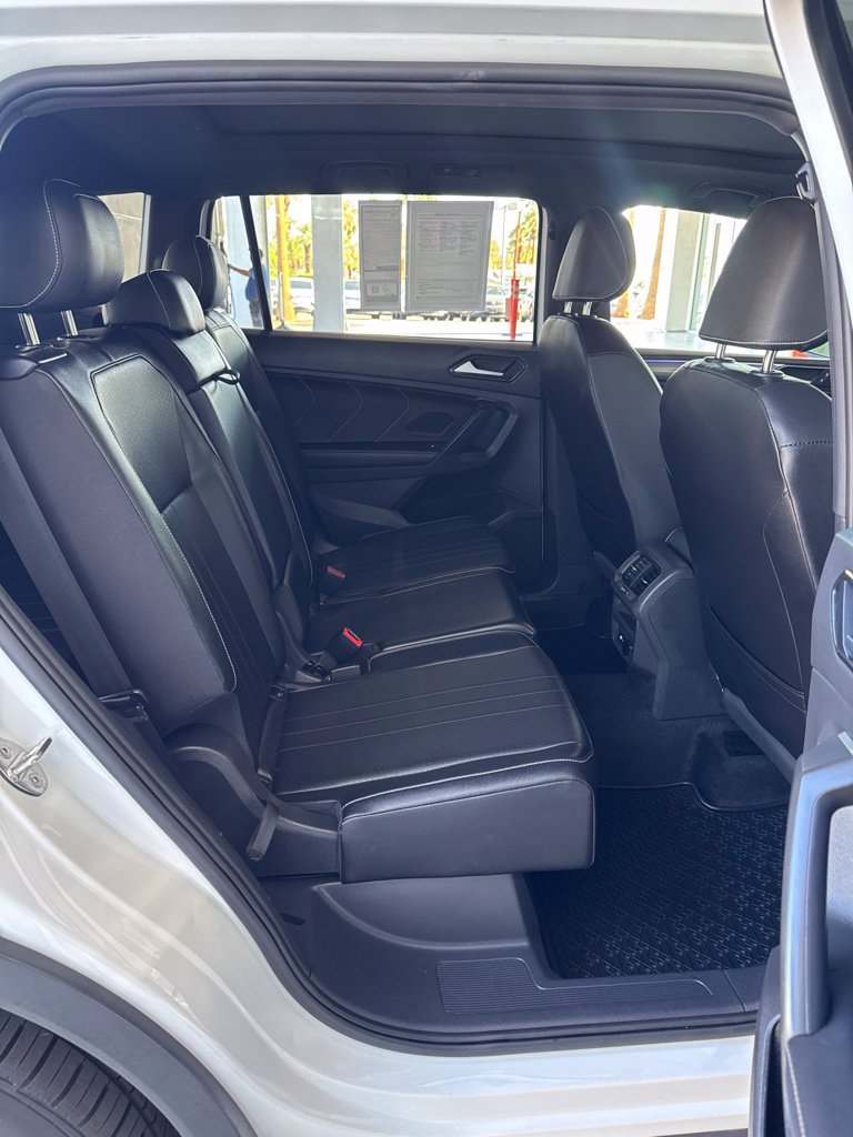 Certified 2024 Volkswagen Tiguan SE R-Line FWD image 7