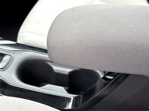 Used 2021 Toyota Corolla LE image 7