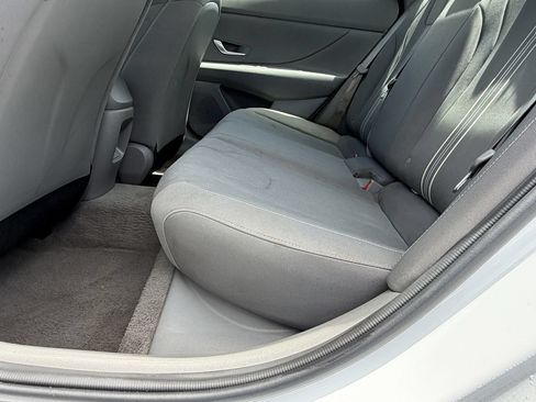 Used 2024 Hyundai Elantra SEL FWD image 18