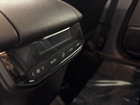 Used 2021 Toyota Highlander XSE image 25