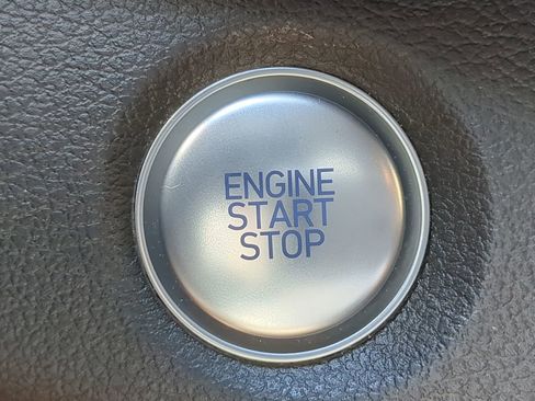 Used 2020 Hyundai Santa Fe SEL w/ Convenience Package image 26