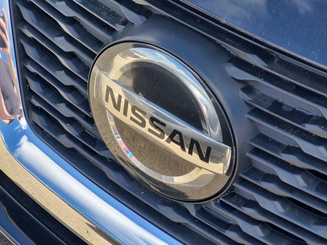 Used 2018 Nissan Rogue S AWD/4WD image 16